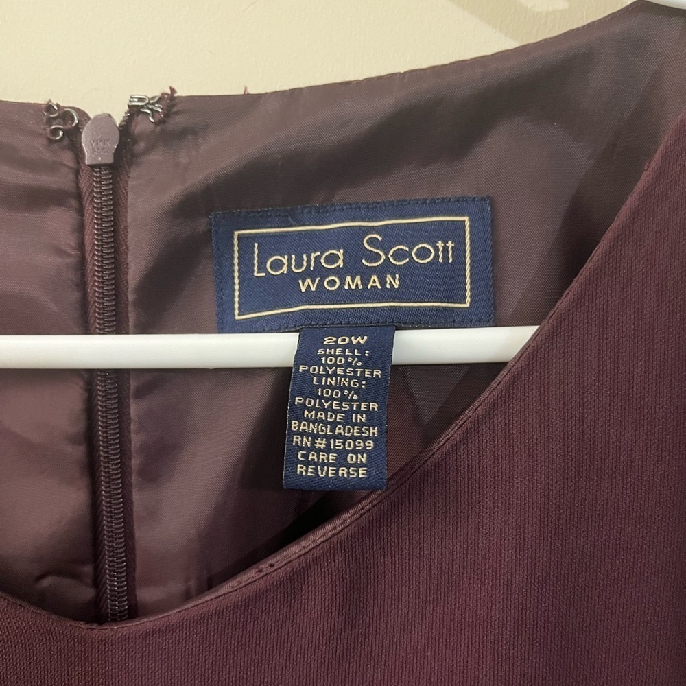 Laura Scott sleeveless dress size 20 W shell and lining 100 percent polyester. - Picture 7 of 13